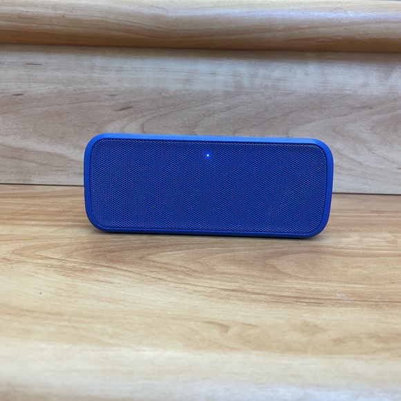 Portable Bluetooth Speaker - Picture 1 of 10